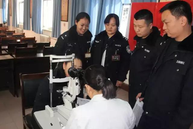 關(guān)愛(ài)民警視力健康，普瑞眼科走進(jìn)鄭州交巡警一大隊(duì)